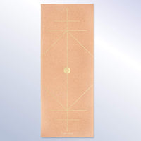 <transcy>Gouden uitlijning kurk yogamat</transcy>